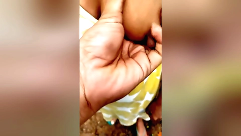 Indian girl is getting a quick blowjob in the jungle