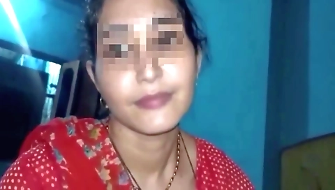 Indian girl licking her boyfriend's crotch in hot vid