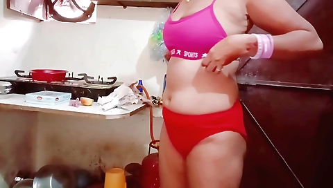 Indian hottie in swimsuit and stockings gets naked