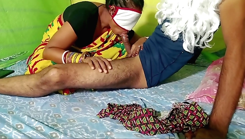 Indian brunette and stepfather-in-law fucked in the messager
