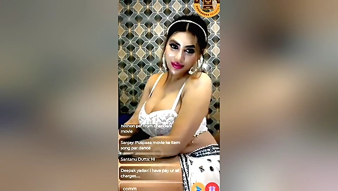 Webcam solo video of my amateur brunette in sexy pose