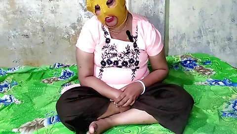 Indian milf amateur fucked in her boy friend's mouth