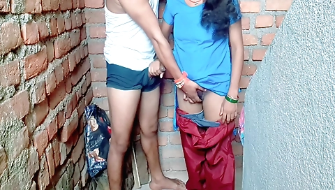 Ex-girlfriend gets a handjob in her school uniform