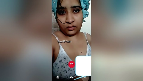 Indian hottie shows off her big boobs in solo webcam