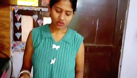 Indian girl with nice tits and a sexy face gets fucked