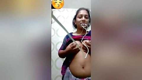 Indian beauty shows her body on homemade solo video