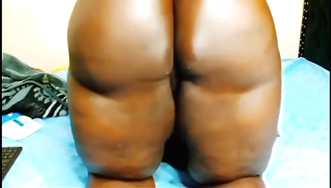 Indian solo amateur showing her big ass in the studio