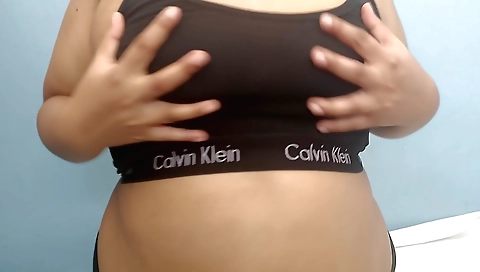 Amateur female bhabhi in a white top in her sexy shorts