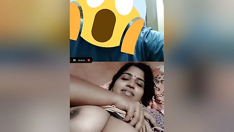 Bhabhi fucks in front of camera in homemade solo movie