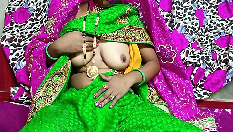 Sexy Indian amateur woman loves erotic sex with the cunt