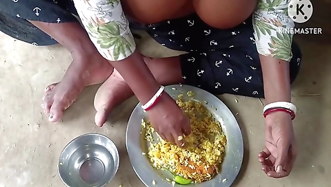 Indian woman gets a solo masturbation porn video made
