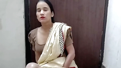 Indian woman with small tits is humping inside her body