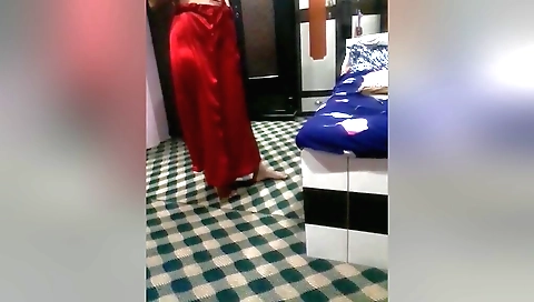 Hot brunette girl masturbates in a webcam solo video