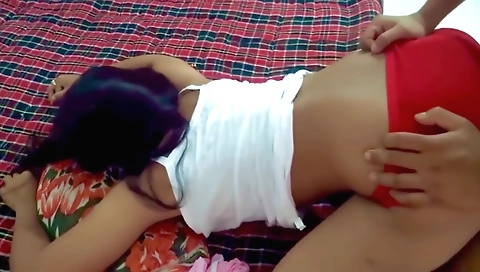 Brunette with an amazing ass makes her way to the climax