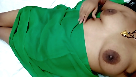 Bhabhi fingers her hairy pussy in a horny solo video