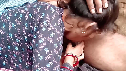 Indian girl stepsister makes her lips lick his mouth
