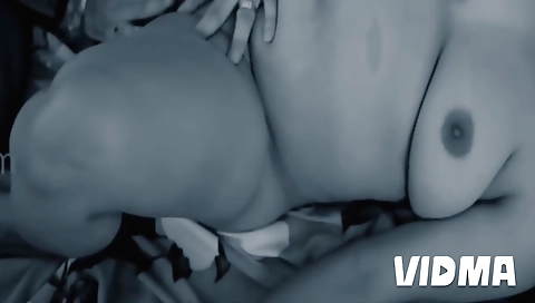 Indian amateur sex clip with a pretty girl on the bed