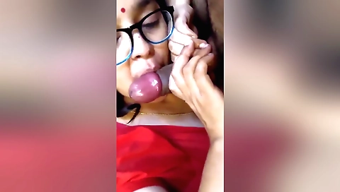 Amateur brunette with big tits fucks on the webcam