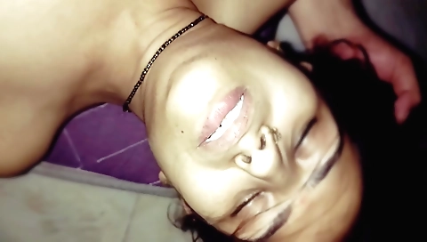 A sexy brunette fucked in the bedroom in the amateur video