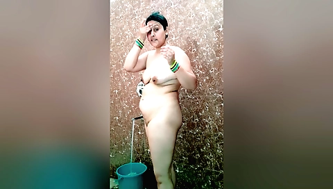 Indian brunette has a nice bathroom showing her body