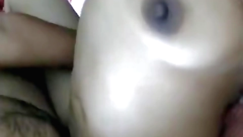 Indian teen makes her pussy wet with love in the webcam vid
