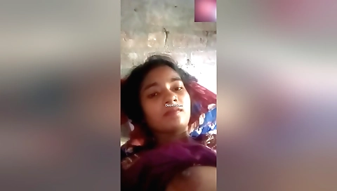 Indian brunette shows her beautiful boobies on webcam