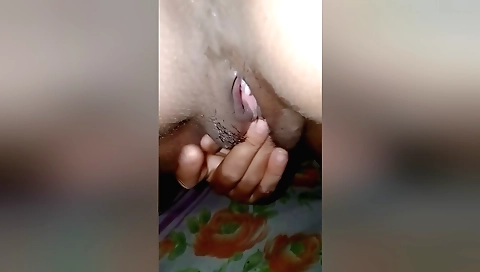 Amateur hairy indian bhabi ki chut ki ghormi naked
