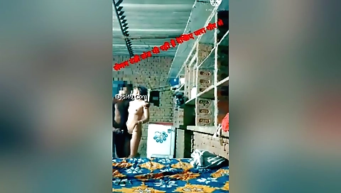 Indian babe with a sexy body gives a blowjob to a guy