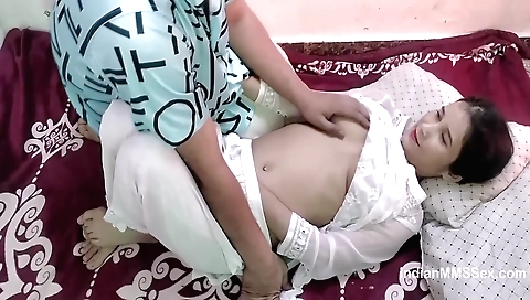 Indian teen 18+ fucks her landlord in return for rent