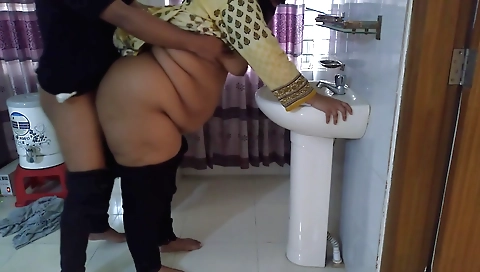 Indian hottie with a big booty gets fucked in kitchen