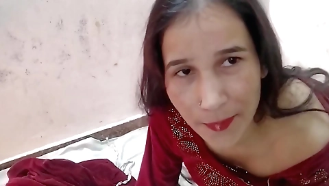 Indian girl masturbates with a large dildo in amateur sex tape