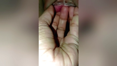 Indian girl masturbates in amateur video with her guy
