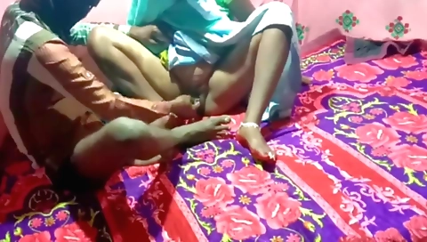 Indian amateur brunette video with a great mouth and body