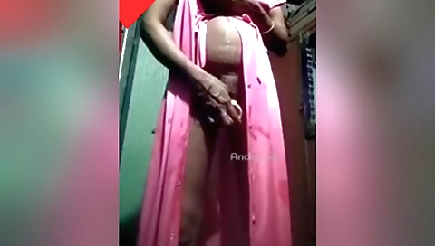 Solo girl is masturbating in her room in amateur porn