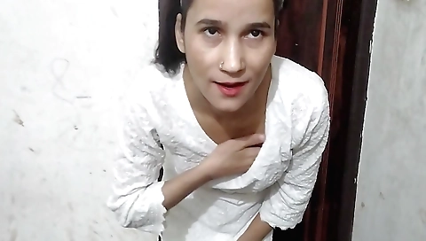 Indian solo film featuring a hot amateur girl in the bathroom