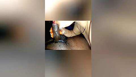 Indian hottie with mouth full of juice in hd fucking