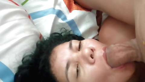 Hot brunette gives a deepthroating fuck in an amateur video