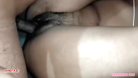 Indian lady with hairy pussy gives a great handjob