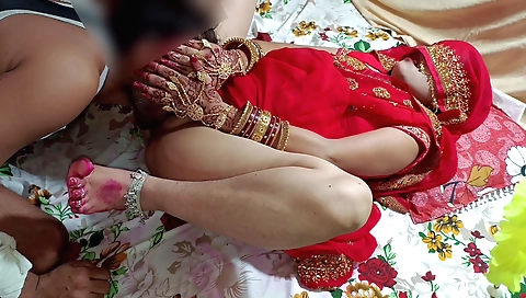 Indian girl and her stepson make love in the kitchen