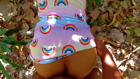 Brunette fucked and fucked by a guy outside the jungle
