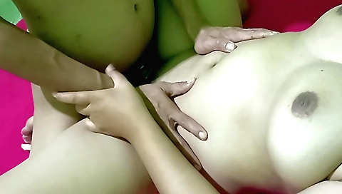Indian girl with a sexy body giving her pussy to the end