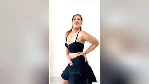 Keila bassi shows her how to please a guy in a solo video