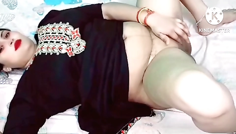 Big ass and chubby woman in a hot amateur porn video