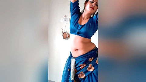 Indian beauty sucks a dick and receives cum in her mouth