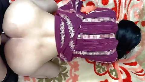 Indian bhabhi kuch chudai aur chupke se bana li video