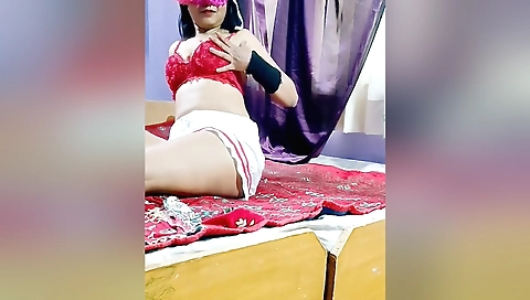 Indian amateur nurse seduces in bedroom and rubs cunt