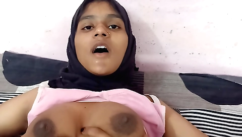Indian teen tries to watch fetish video on her phone