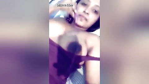 Indian girl shows off her hairy pussy on amateur video