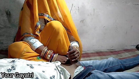 Bhabi gives a blowjob and gets fucked in the mouth