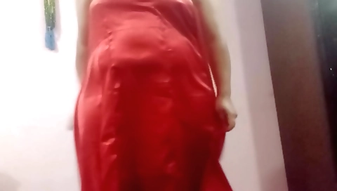 Indian chick masturbates on webcam in solo sex video